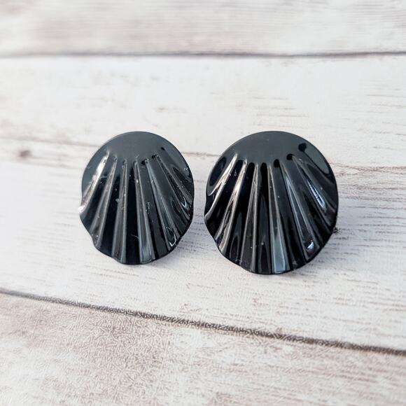 Vintage Stud Earrings Black Retro Circle with Design 7/8" - Picture 3 of 6